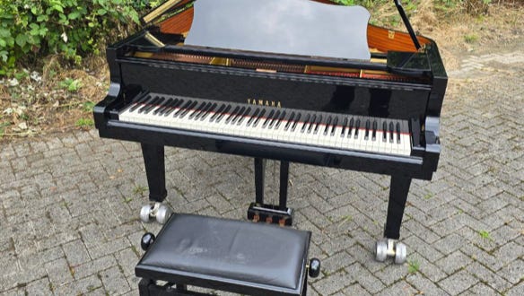 Leihflügel Yamaha C3 für Ihre Feier